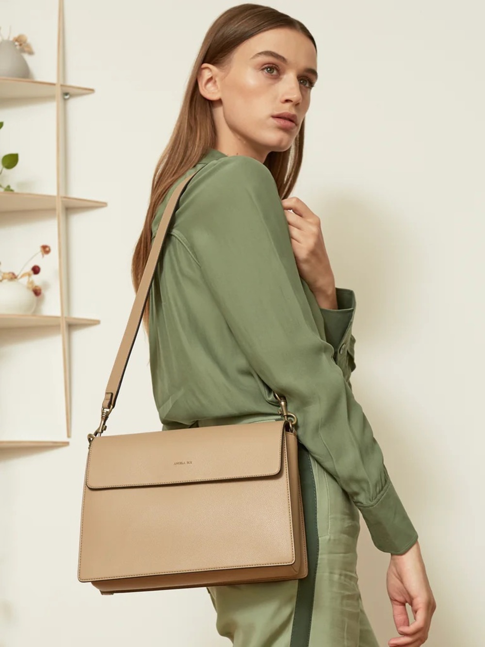 Angela Roi || Hamilton Shoulder Bag in French Beige Tan